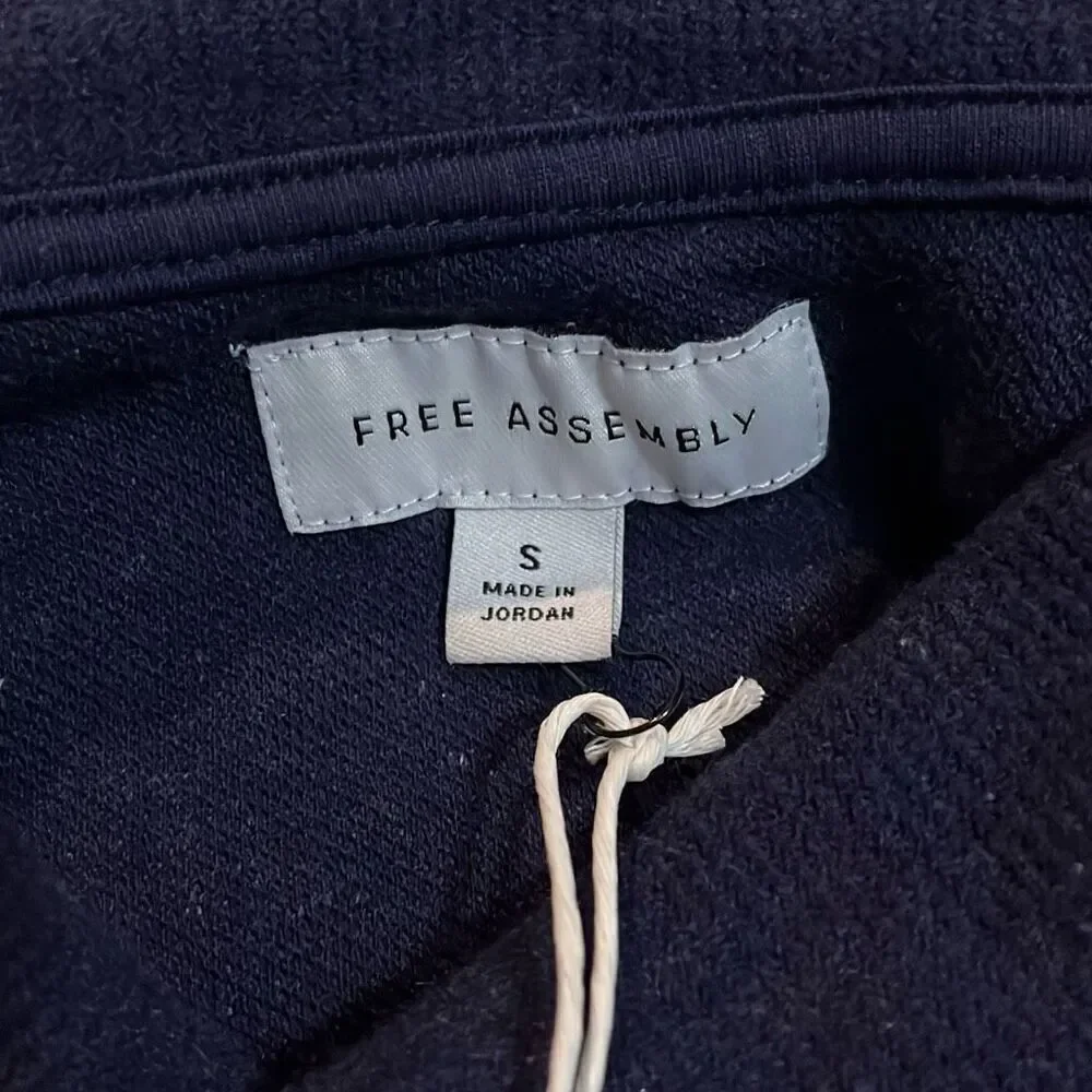 Men’s Free Assembly Sweater - Picture 6 of 6